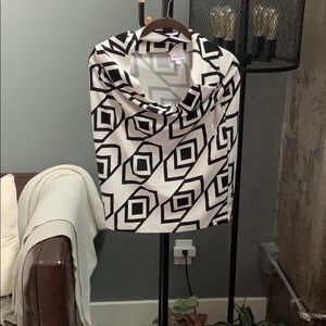 LULAROE CASSIE Black and White Geometric Skirt